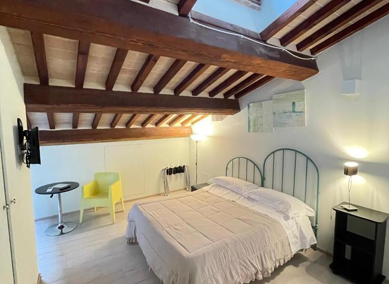 ペンション Guesthouse Via Di Gracciano   Adults Only