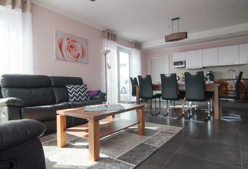پانسیون Komfortable Apartment Wohnung