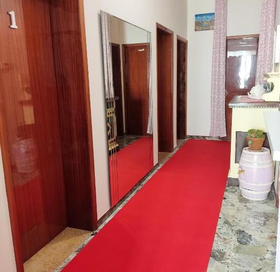 مبيت وإفطار Casa Elvezia Guest House