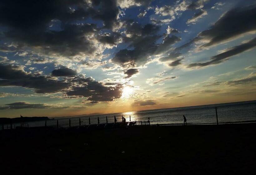 مبيت وإفطار Due Passi Dal Mare