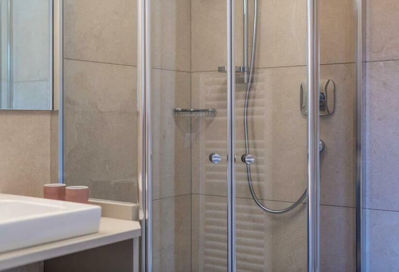 تختخواب و صبحانه Haus Stolz