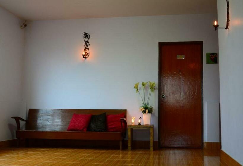 پانسیون Phoonsab Hostel