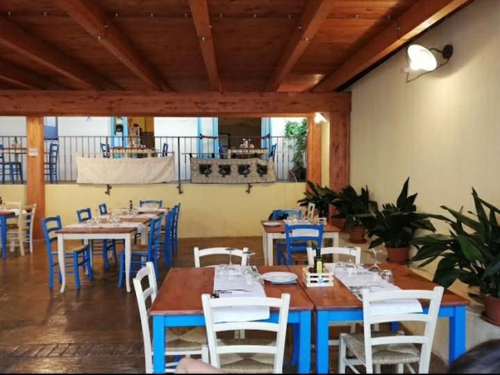 펜션 S Apposentu Teuladesu Affittacamere Del Ristorante Da Stefano