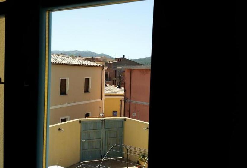 펜션 S Apposentu Teuladesu Affittacamere Del Ristorante Da Stefano