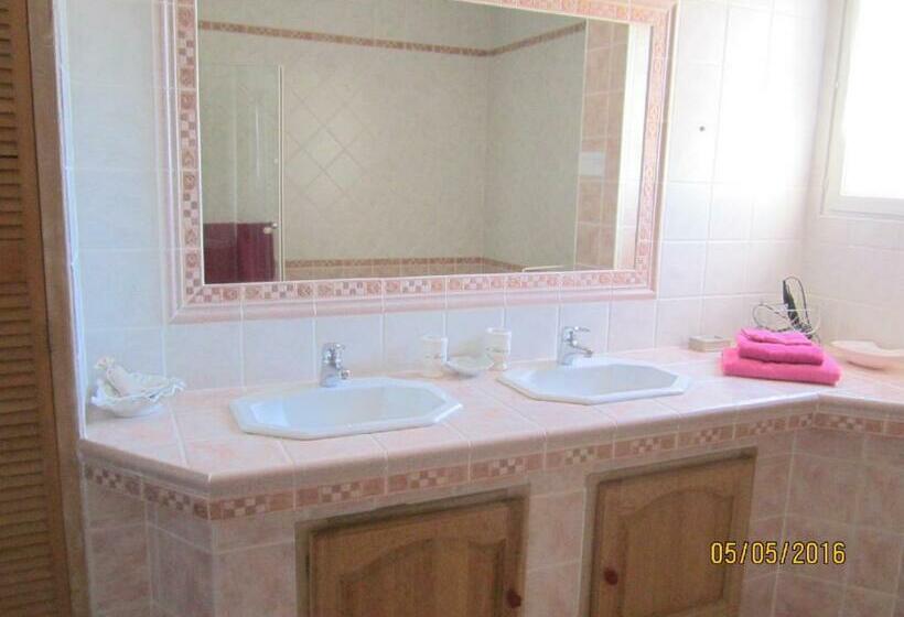 펜션 Villa Clairelou