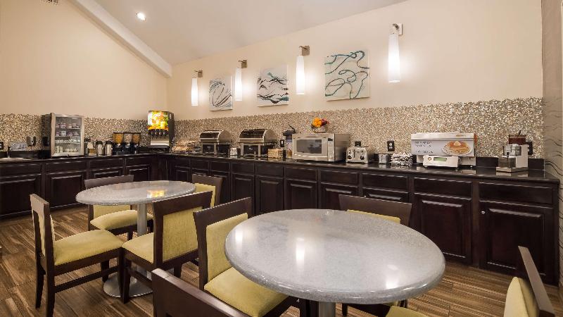 فندق Best Western Plus Tulsa Inn & Suites