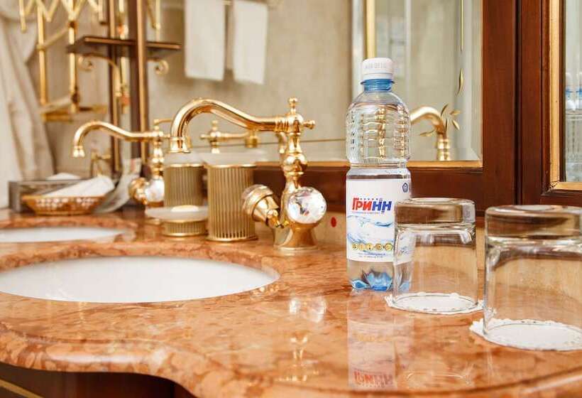 فندق Complex Grinn
