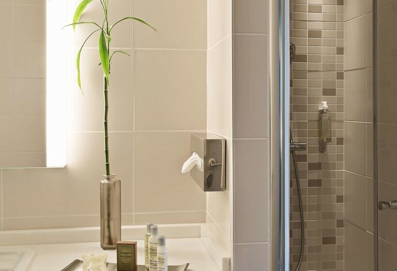 هتل Doubletree By Hilton Lyon Eurexpo & Spa