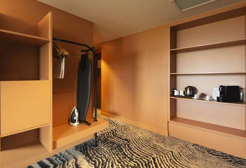 هتل Doubletree By Hilton Lyon Eurexpo & Spa