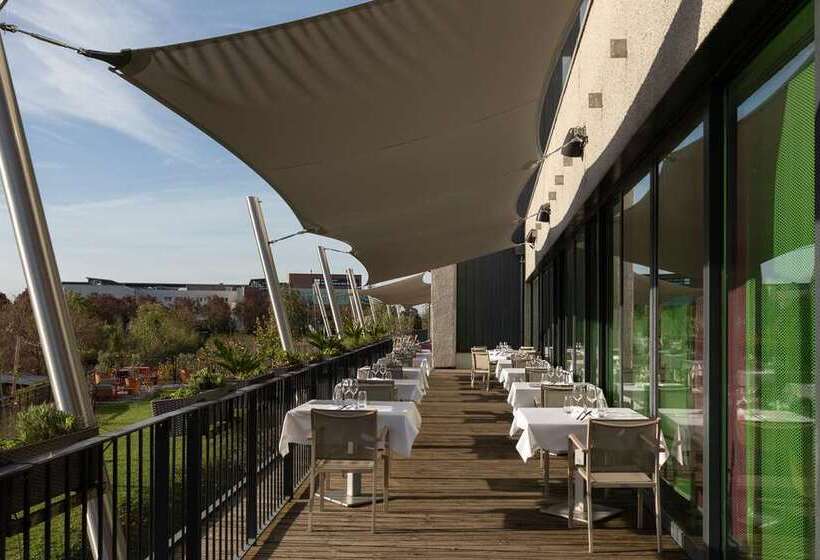 هتل Doubletree By Hilton Lyon Eurexpo & Spa