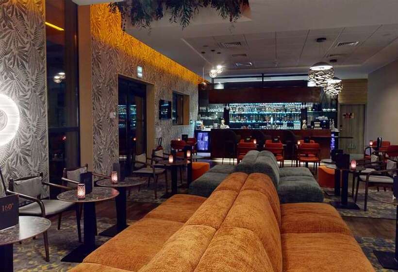 هتل Doubletree By Hilton Lyon Eurexpo & Spa