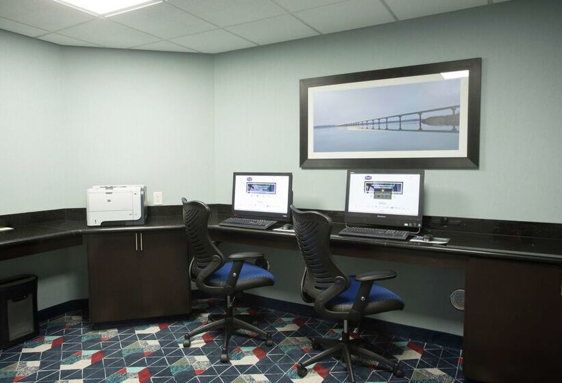 هتل Hampton Inn & Suites Ankeny