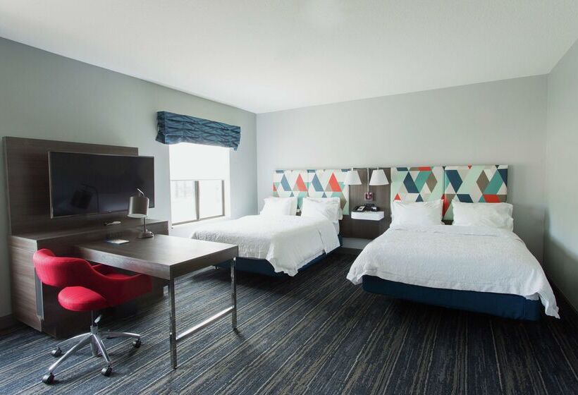 هتل Hampton Inn & Suites Ankeny
