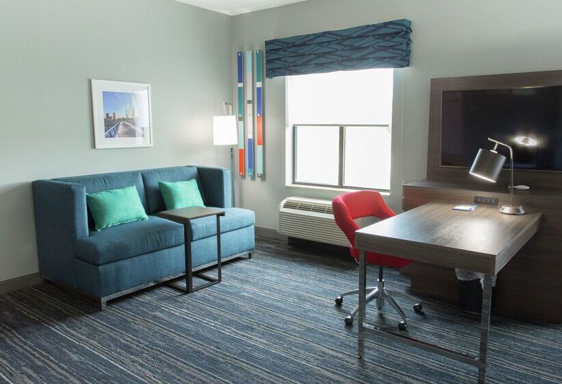 هتل Hampton Inn & Suites Ankeny