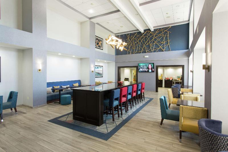 هتل Hampton Inn & Suites Ankeny