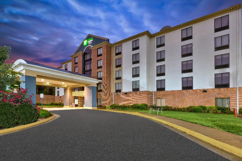 هتل Holiday Inn Express & Suites Chesapeake, An Ihg