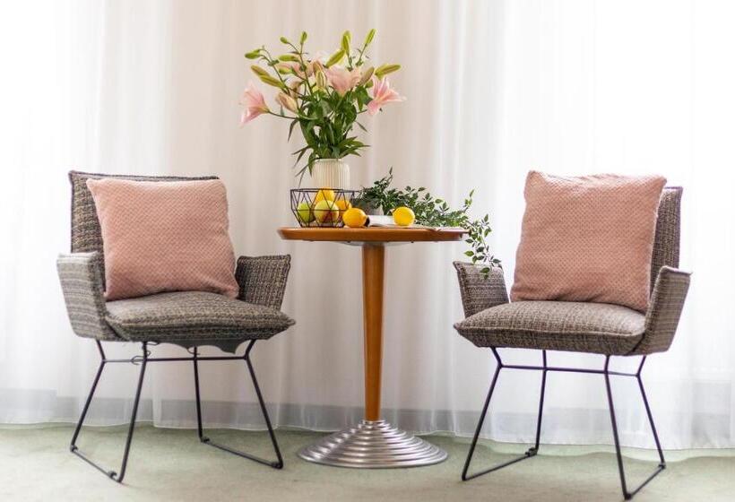 هتل Sofia By The Railway Station Wroclaw