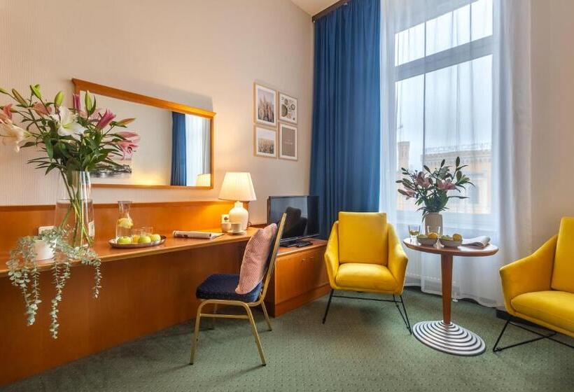 هتل Sofia By The Railway Station Wroclaw