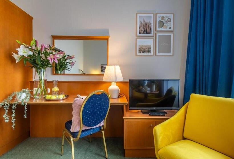 هتل Sofia By The Railway Station Wroclaw