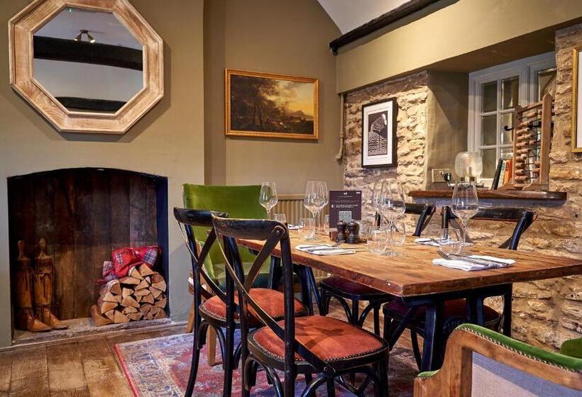 فندق The Horse And Groom Inn