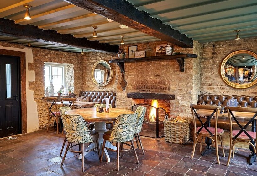 فندق The Horse And Groom Inn