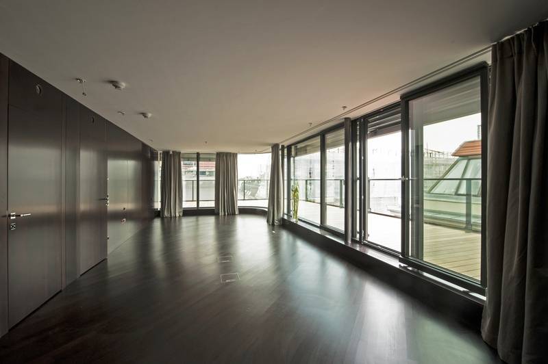 هتل Topazz & Lamée