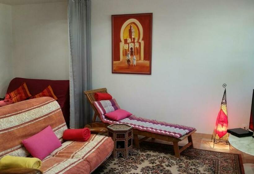 צימר Chambre Avec Jardin Pierre Curie