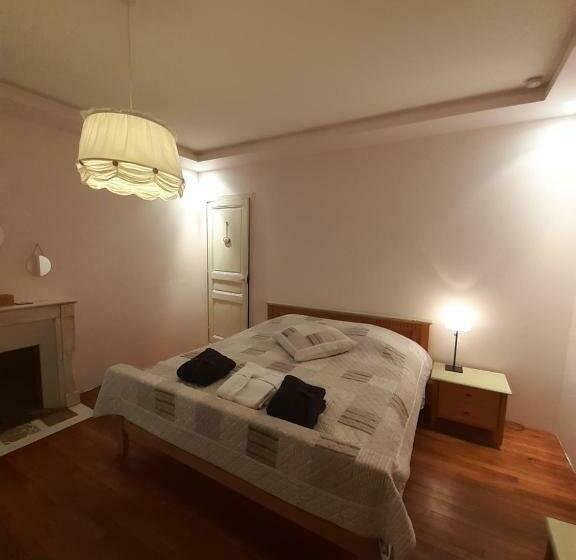 مبيت وإفطار Fleur De Senon