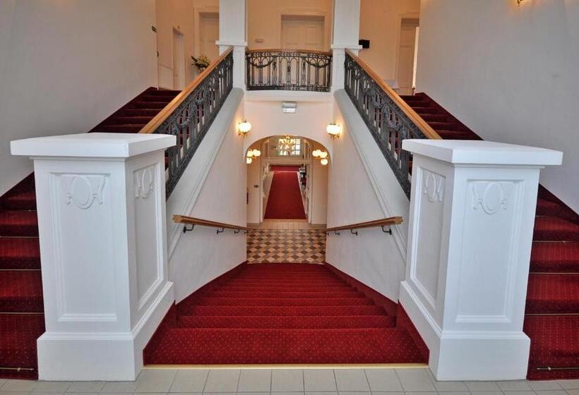 فندق Pod Zeleným Dubem