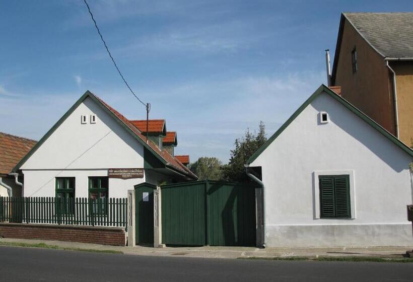 ペンション Fontana Vendégház