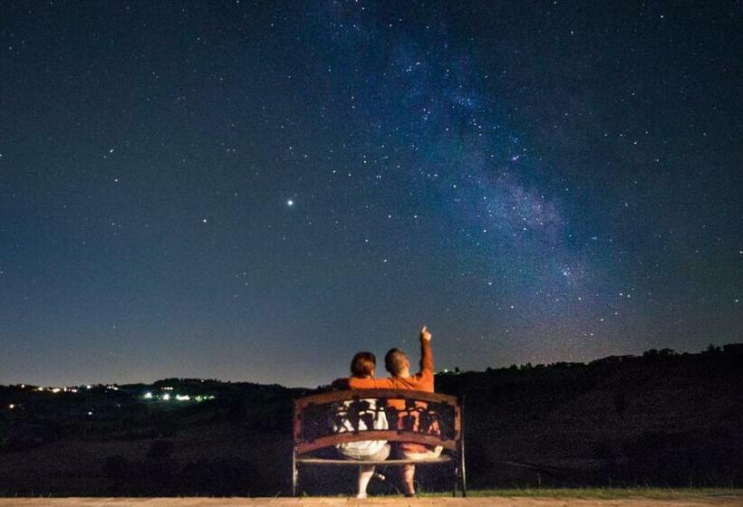 مبيت وإفطار Casale Delle Rondini