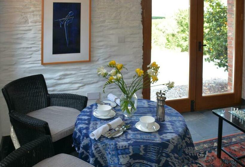צימר Kerswell Farmhouse