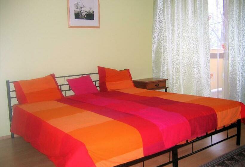 بنسيون Aqua Apartman