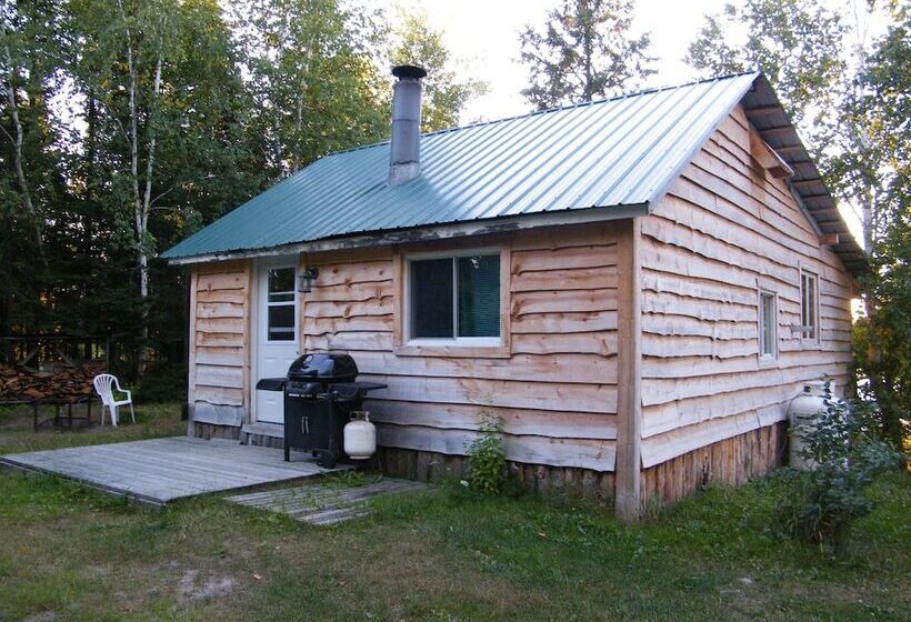 리조트 Mowat Landing Cottages