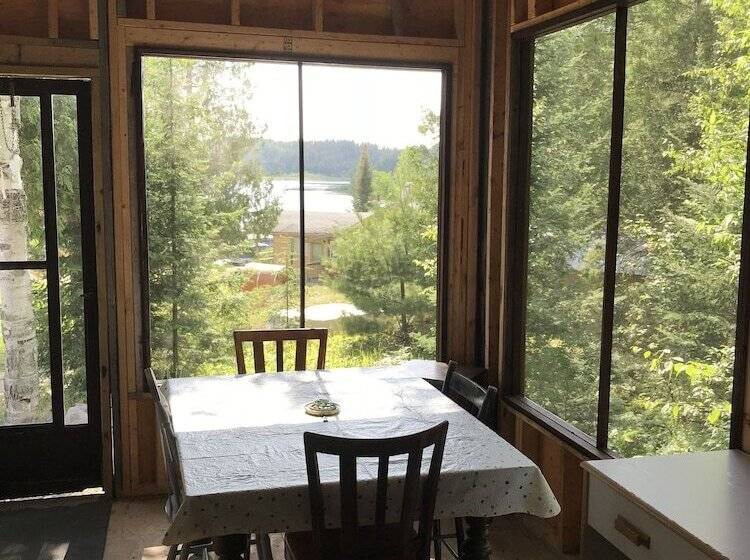 리조트 Mowat Landing Cottages