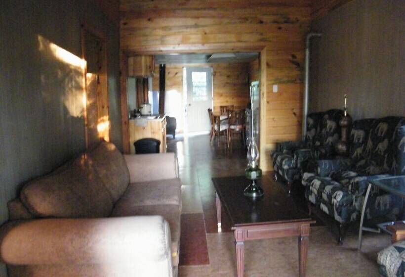 리조트 Mowat Landing Cottages