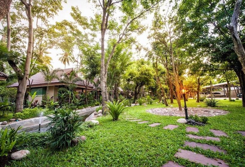 Baan Nam Pen Resort