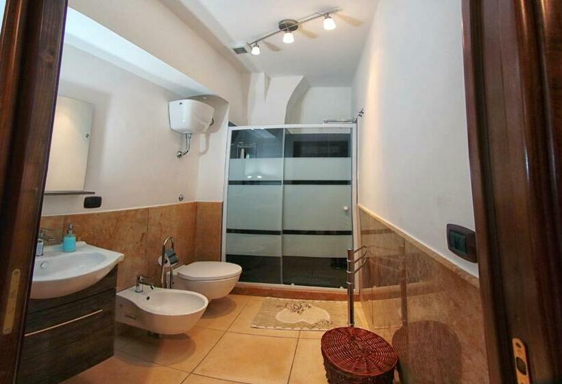 צימר Al Vecchio Cellaio Historical Guest House