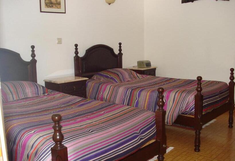 بنسيون Lobateira Villas