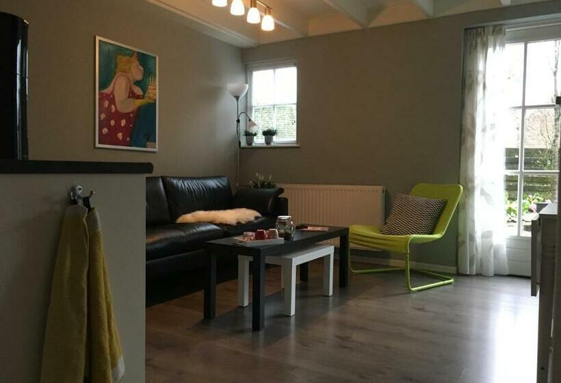 مبيت وإفطار T Laaisterplakky