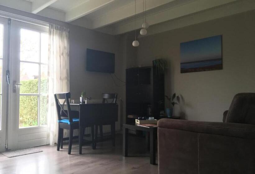 مبيت وإفطار T Laaisterplakky