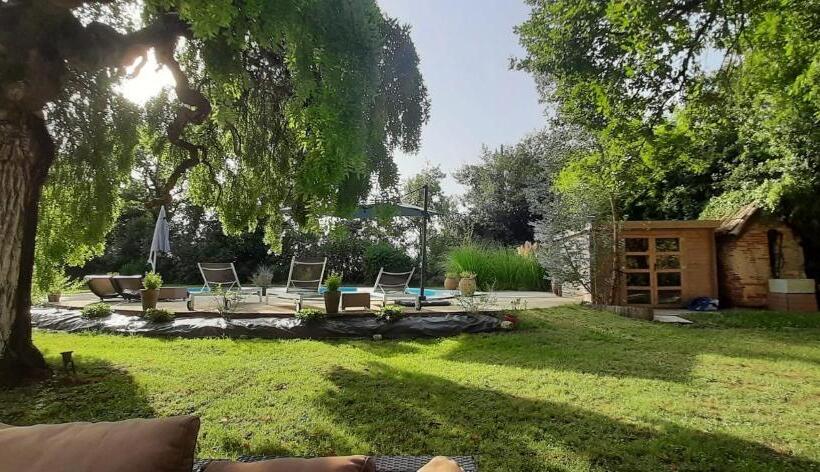 مبيت وإفطار Manoir Larcouillet
