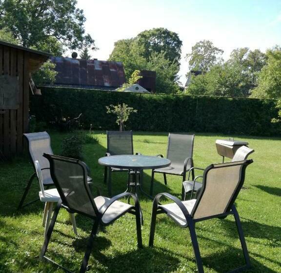 Kraavi Guest Hostel
