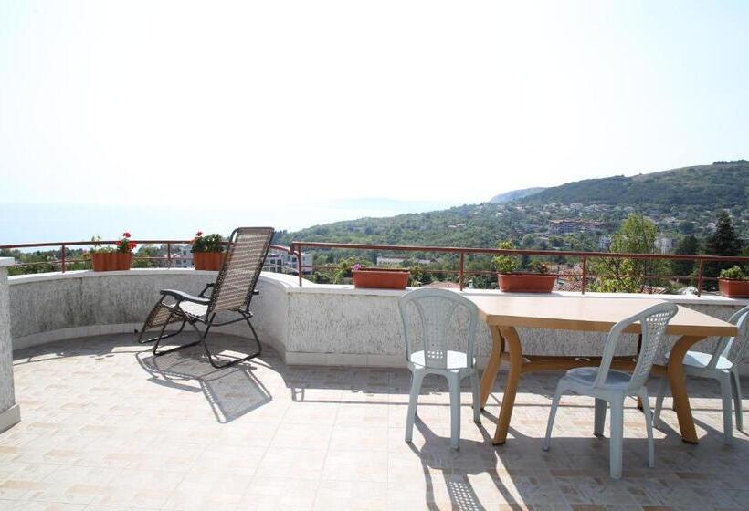 پانسیون Popov Guest House