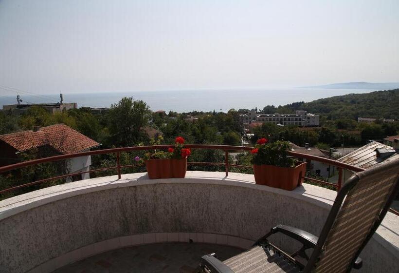 پانسیون Popov Guest House