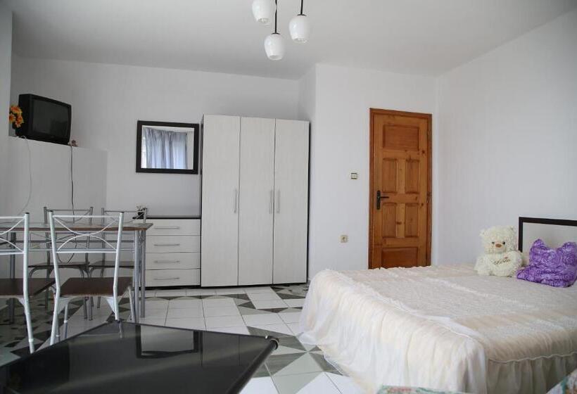 پانسیون Popov Guest House