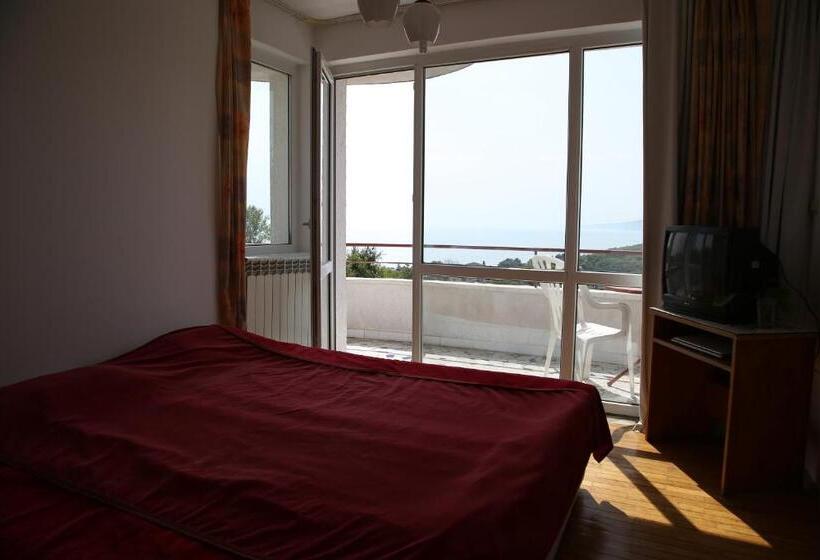 پانسیون Popov Guest House