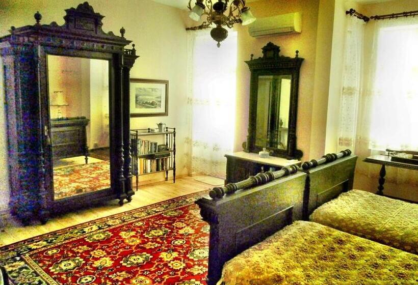 پانسیون Retro   19th Century Guest House