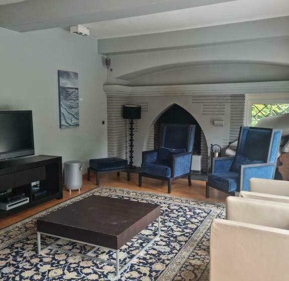 ベッドアンドブレックファースト Le Manoir De Morimont