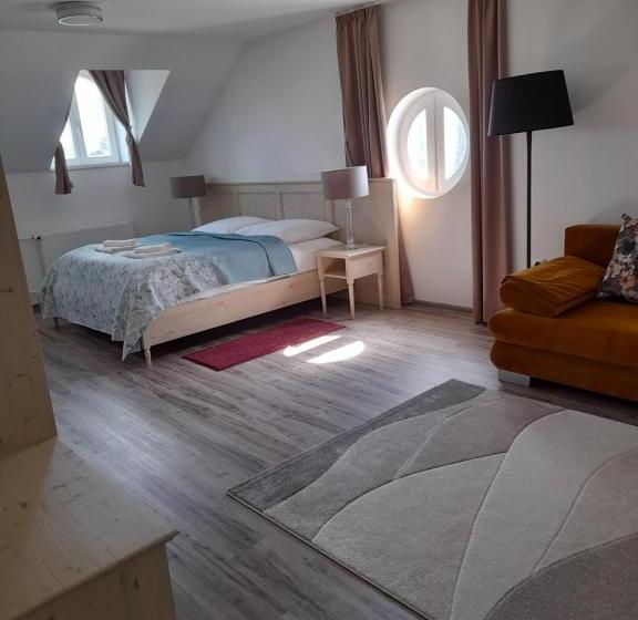 Bed and Breakfast Rosenberg Kúria
